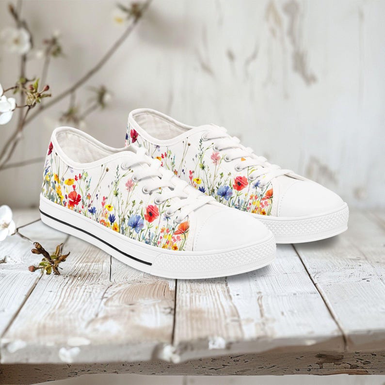 Colorful Women's Low Top Sneaker Wildflower Floral Sneakers